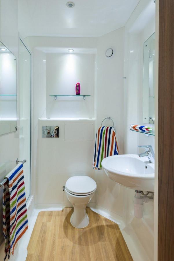 Zeni 3 Bed Apartment In Central Ексетър Екстериор снимка
