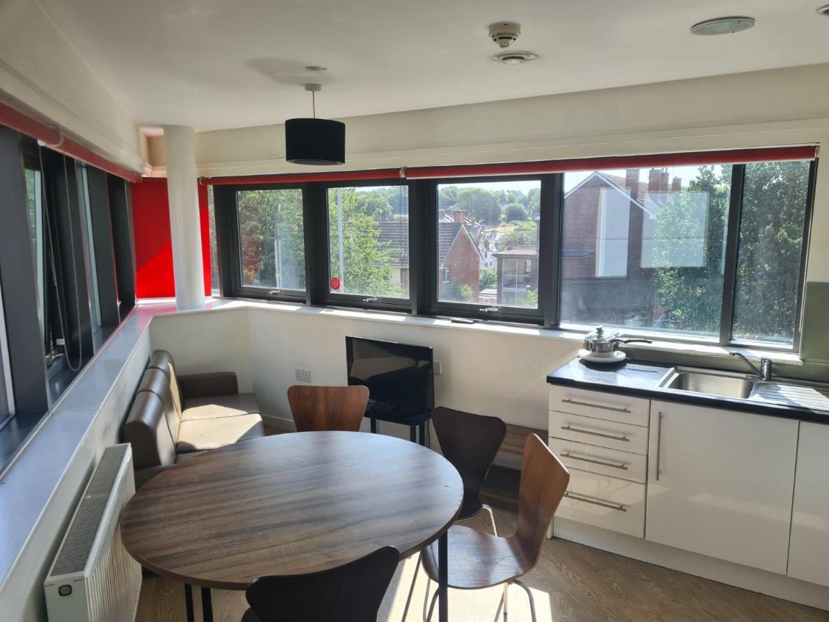 Zeni 3 Bed Apartment In Central Ексетър Екстериор снимка